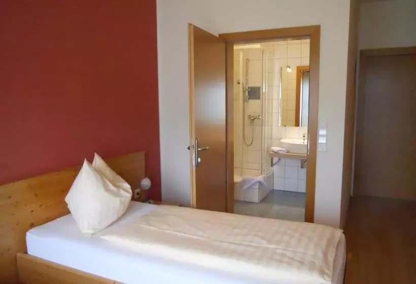 ベッドアンドブレックファースト Gästehaus Ehweiner