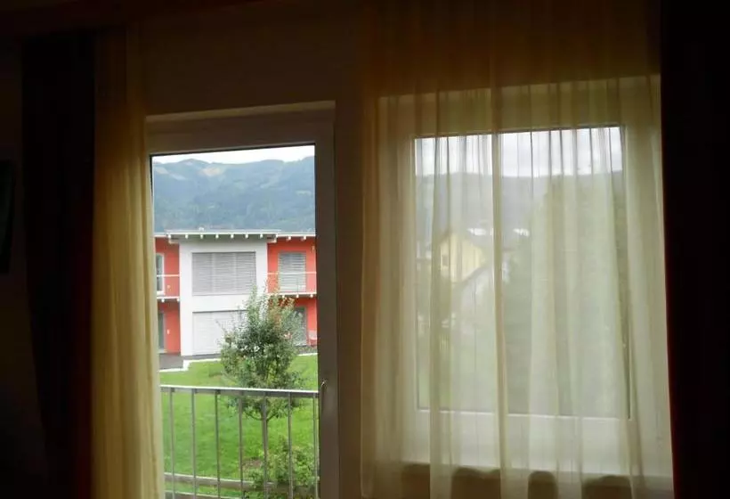 ベッドアンドブレックファースト Gästehaus Ehweiner