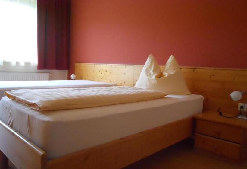 ベッドアンドブレックファースト Gästehaus Ehweiner