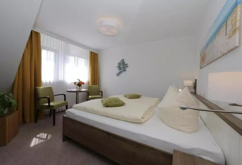 Hotelli Gasthof To`n Eikbom