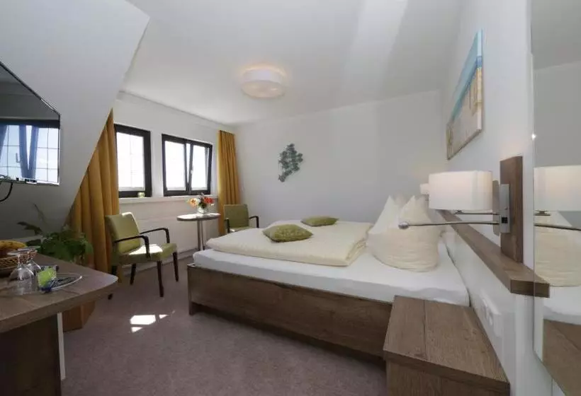 Hotelli Gasthof To`n Eikbom