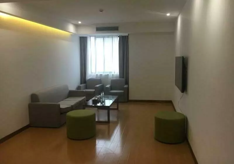 ホテル Greentree Inn Fuyang Linquan County Yiwu Trade City Express