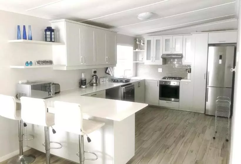 Hotelli Melkbos Holiday Accommodation