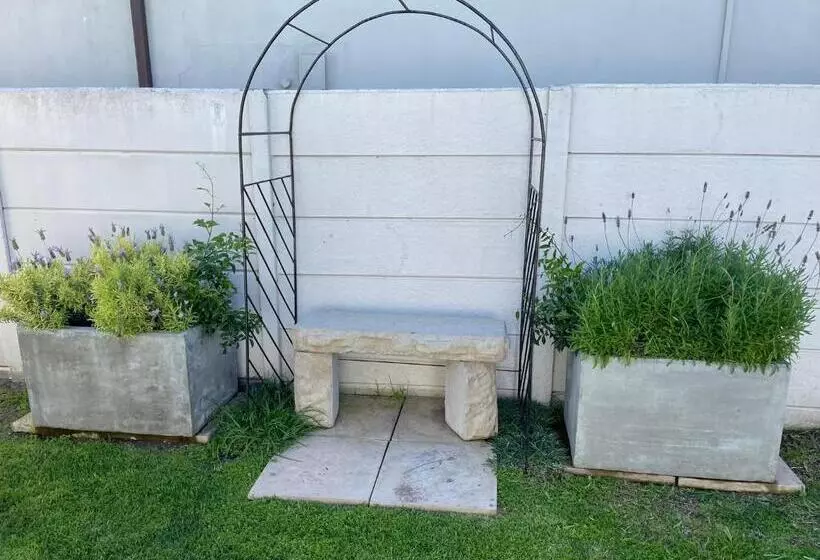 Hotelli Melkbos Holiday Accommodation