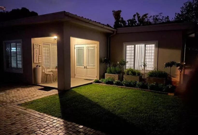 Hotelli Melkbos Holiday Accommodation