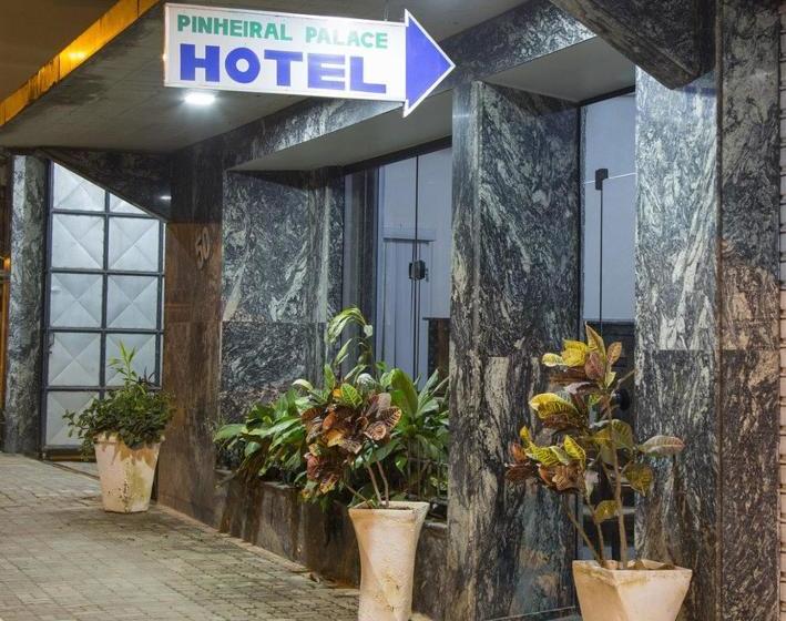 Отель Pinheral Palace