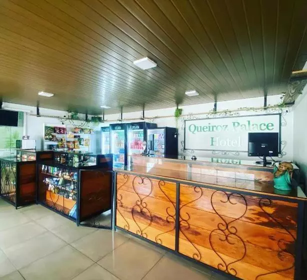 Hotelli Queiroz Palace