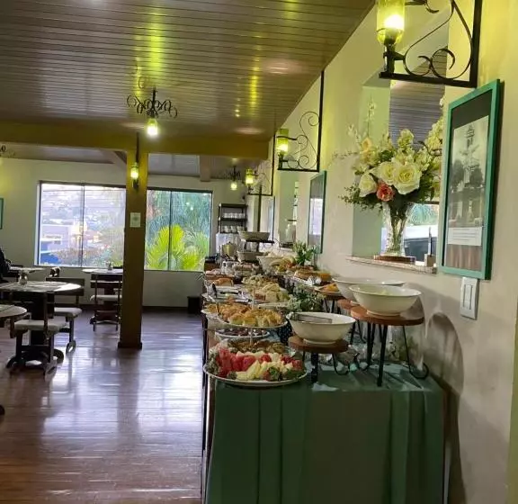 Hotelli Queiroz Palace