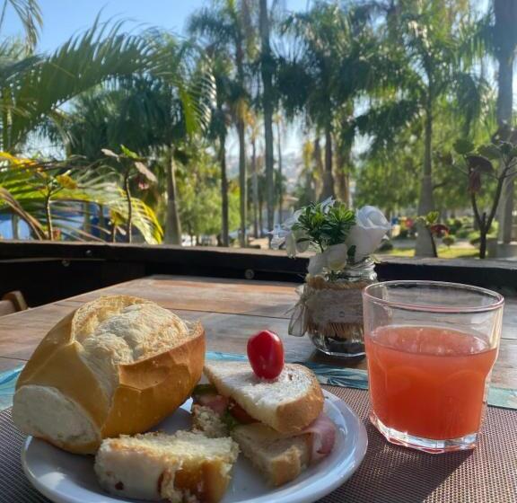 ホテル Queiroz Palace