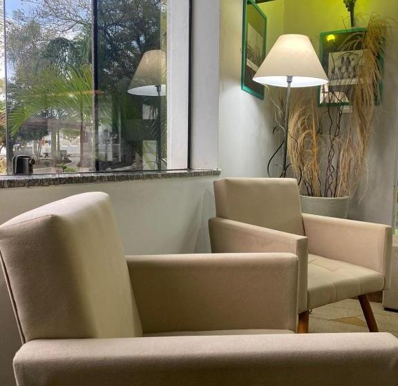 ホテル Queiroz Palace