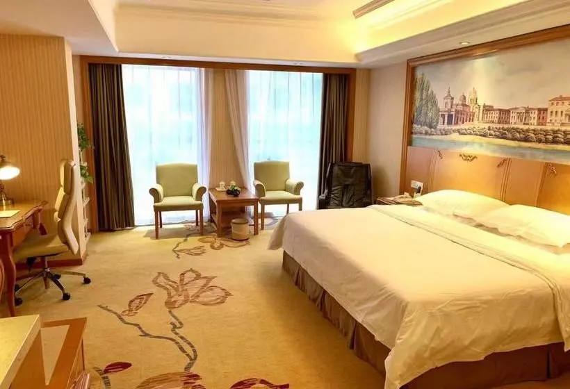 Hotelli Vienna Shanghai Meilanhu Metro Station