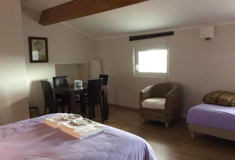 بنسيون Casa Sarrinca