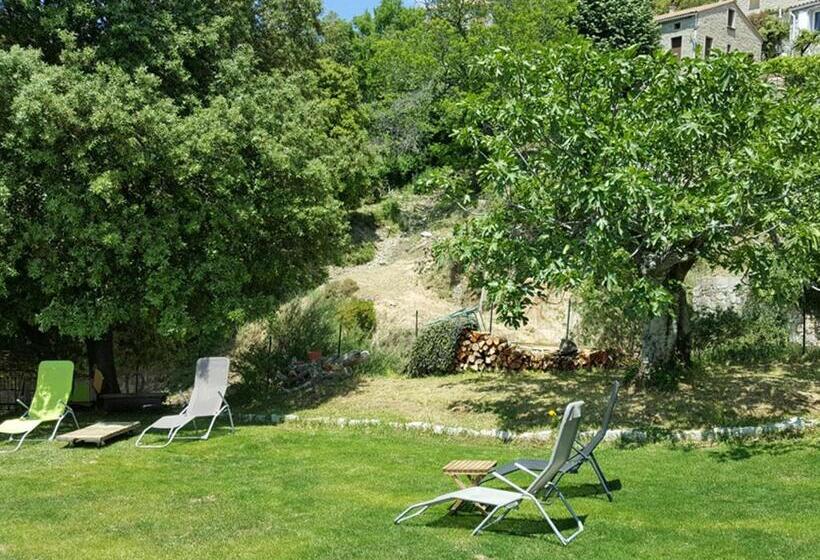 بنسيون Casa Sarrinca