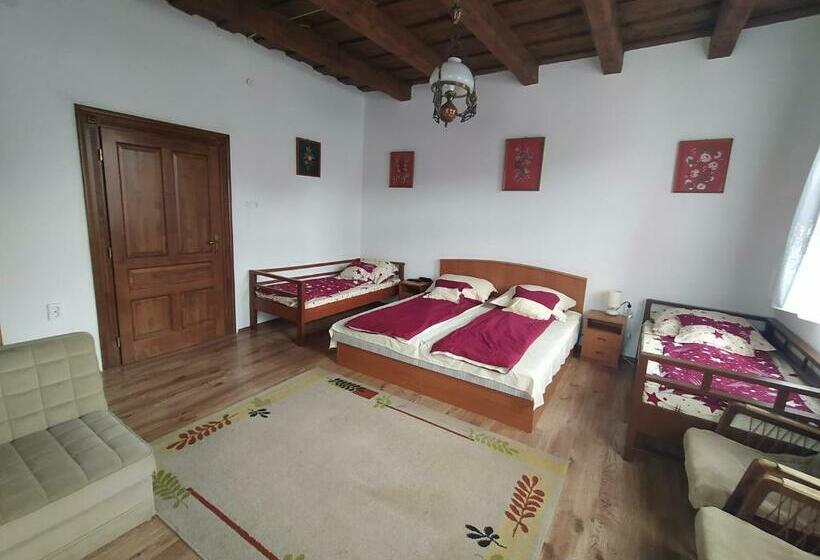 פנסיון Heni Vendégháza