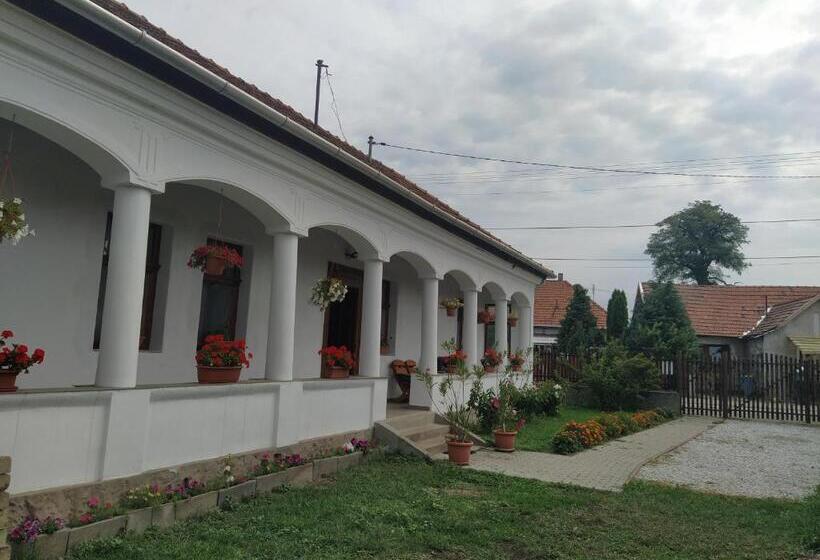 פנסיון Heni Vendégháza