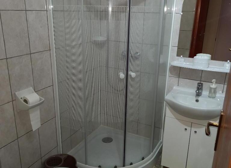 膳宿费 Jucus Vendégház