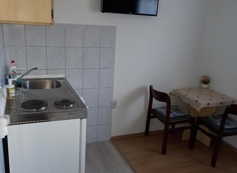 膳宿费 Jucus Vendégház