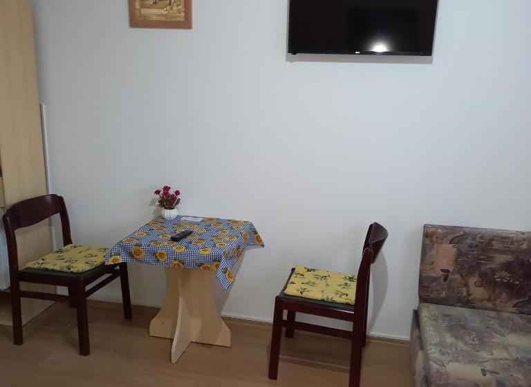 膳宿费 Jucus Vendégház