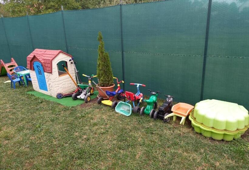 膳宿费 Jucus Vendégház