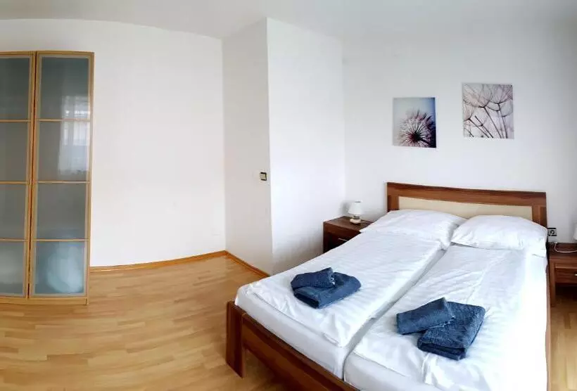 Majatalo Konditorei Binder