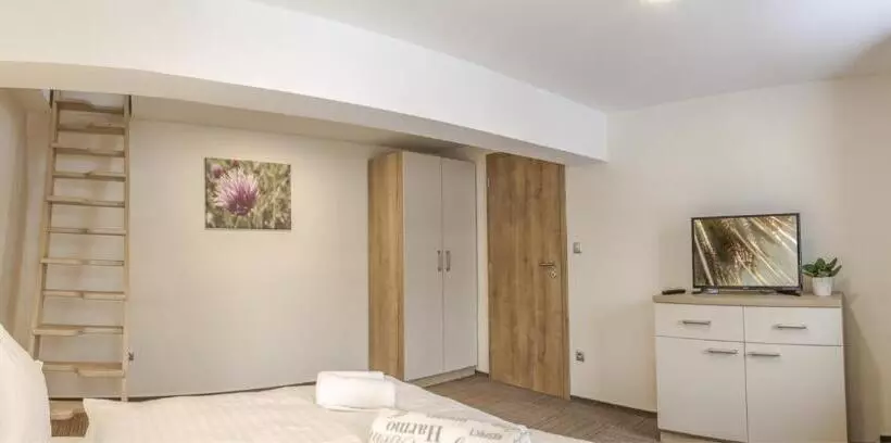 Majatalo Penzion šléglov