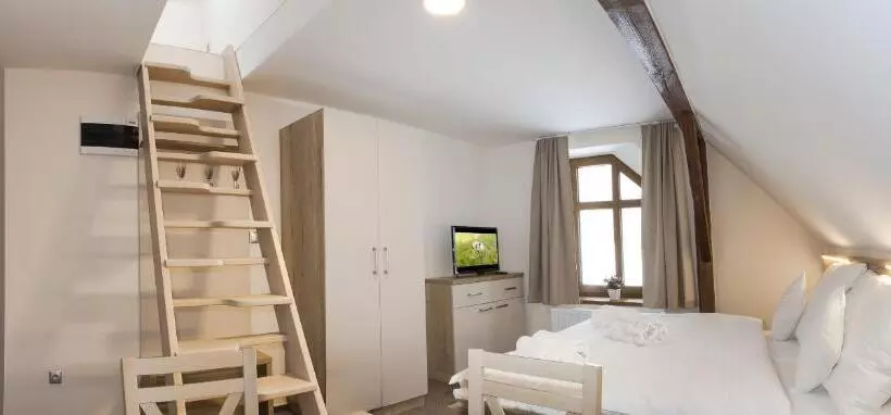 Majatalo Penzion šléglov