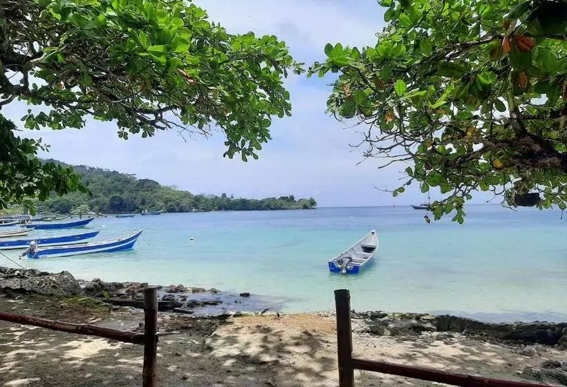 ユースホステル Hostal Hilltop Sapzurro