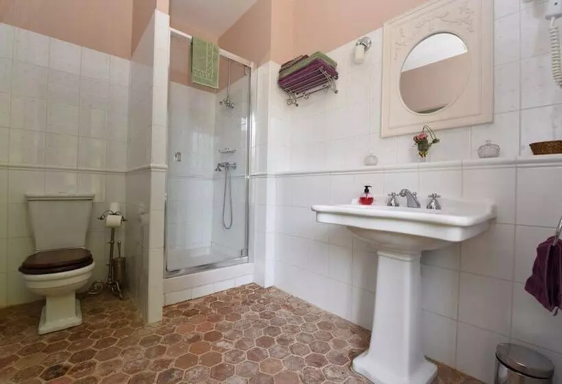 Aamiaismajoitus (B&B) Château De Maudetour