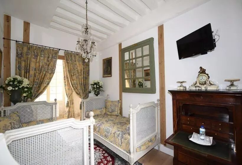 Aamiaismajoitus (B&B) Château De Maudetour