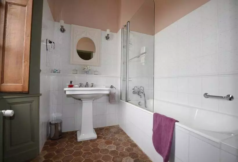 Aamiaismajoitus (B&B) Château De Maudetour