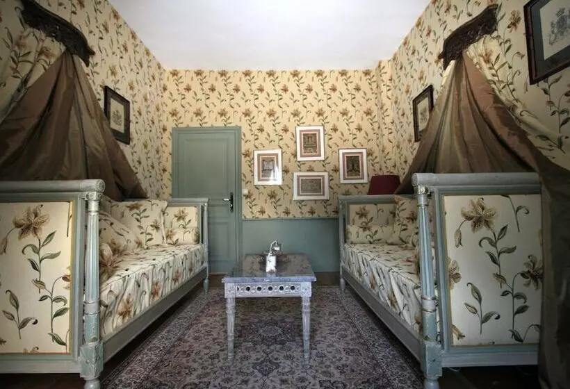 Aamiaismajoitus (B&B) Château De Maudetour