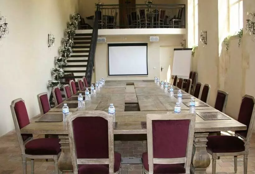 Aamiaismajoitus (B&B) Château De Maudetour