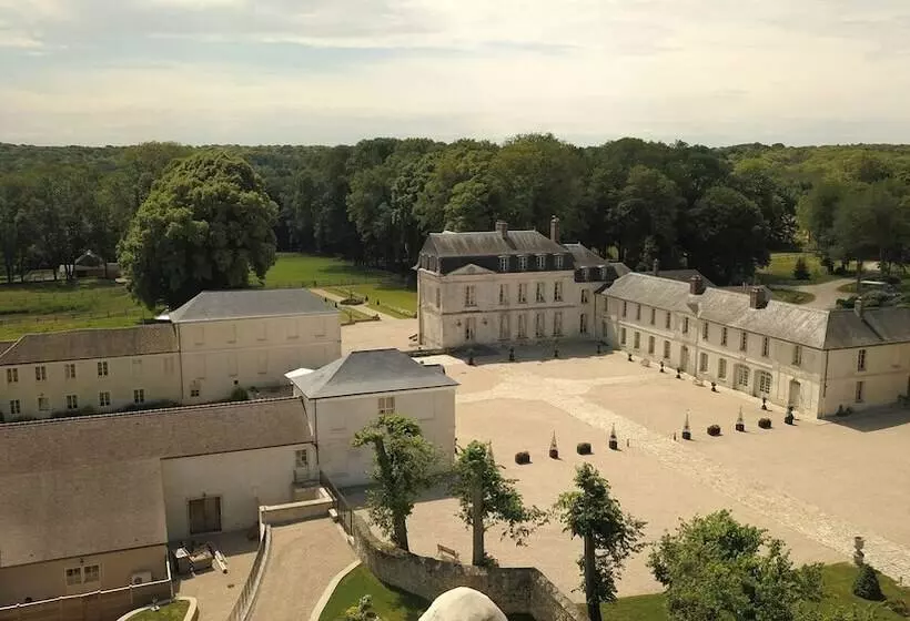 Aamiaismajoitus (B&B) Château De Maudetour