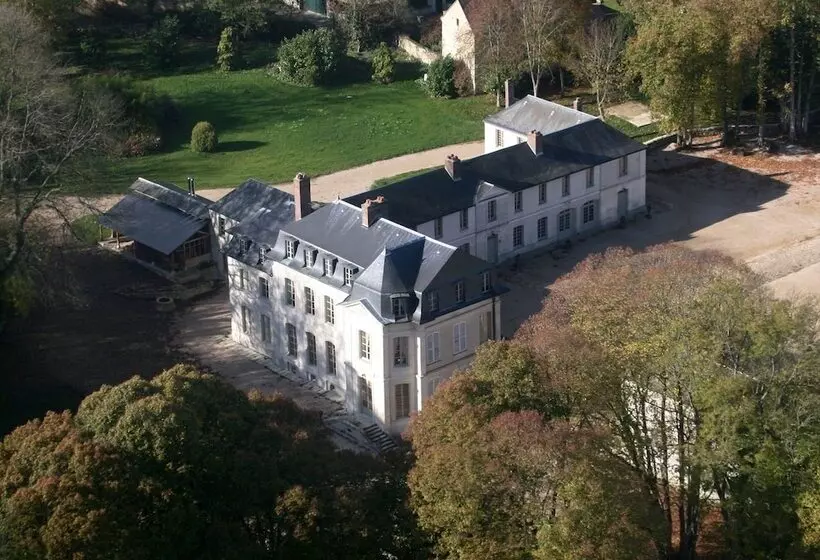 Aamiaismajoitus (B&B) Château De Maudetour