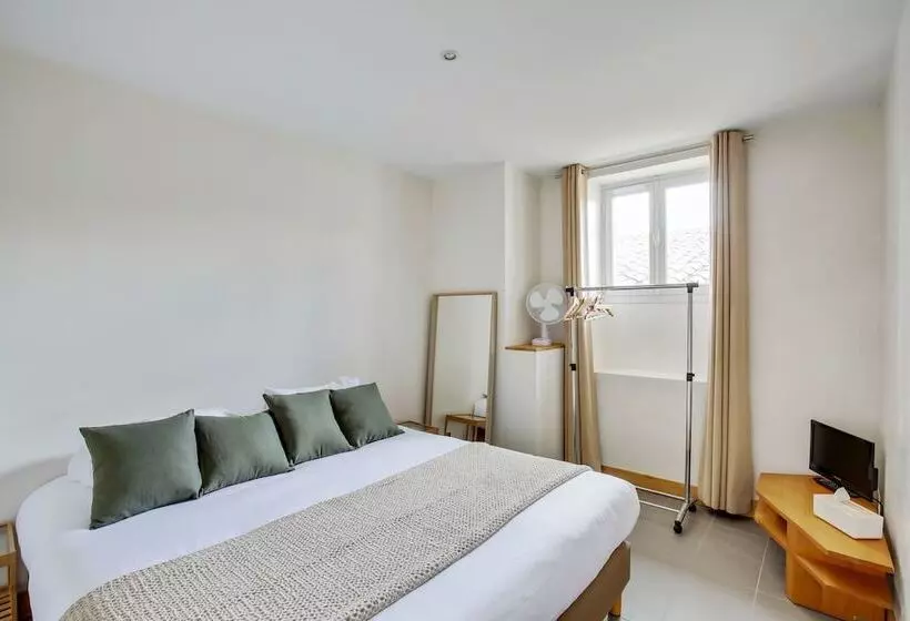 Aamiaismajoitus (B&B) Le Logis De Valandraud