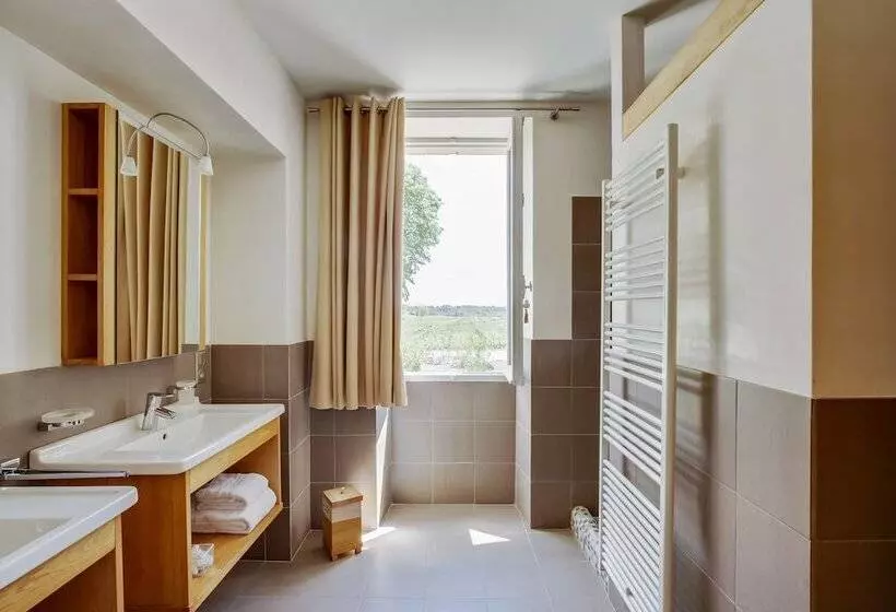 Aamiaismajoitus (B&B) Le Logis De Valandraud