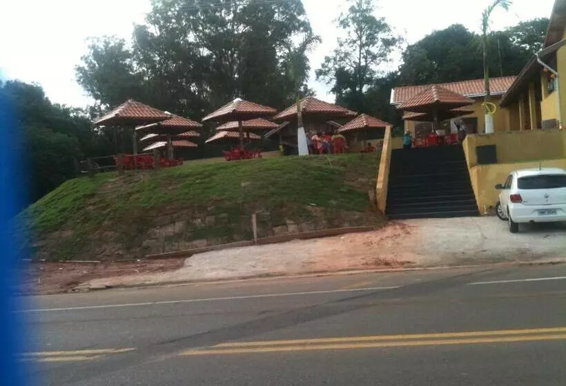 ホテル Pousada Braúna