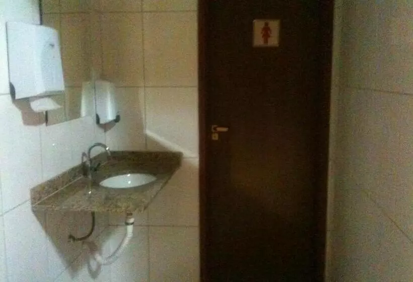 ホテル Pousada Braúna