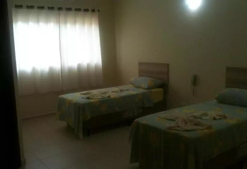 ホテル Pousada Braúna