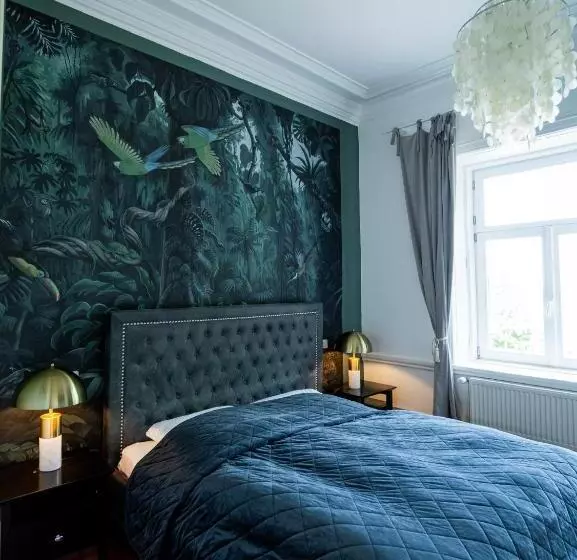 Hotelli Schloss Harkensee