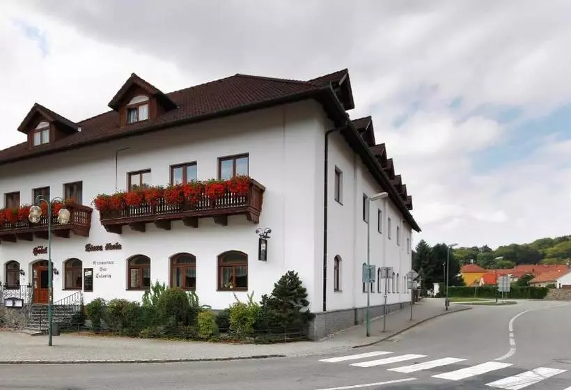 ホテル Stara Skola