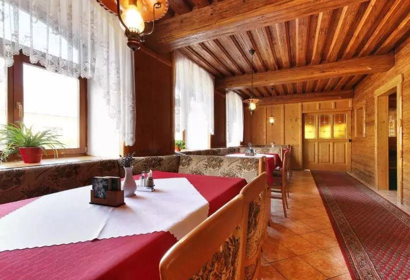 ホテル Stara Skola