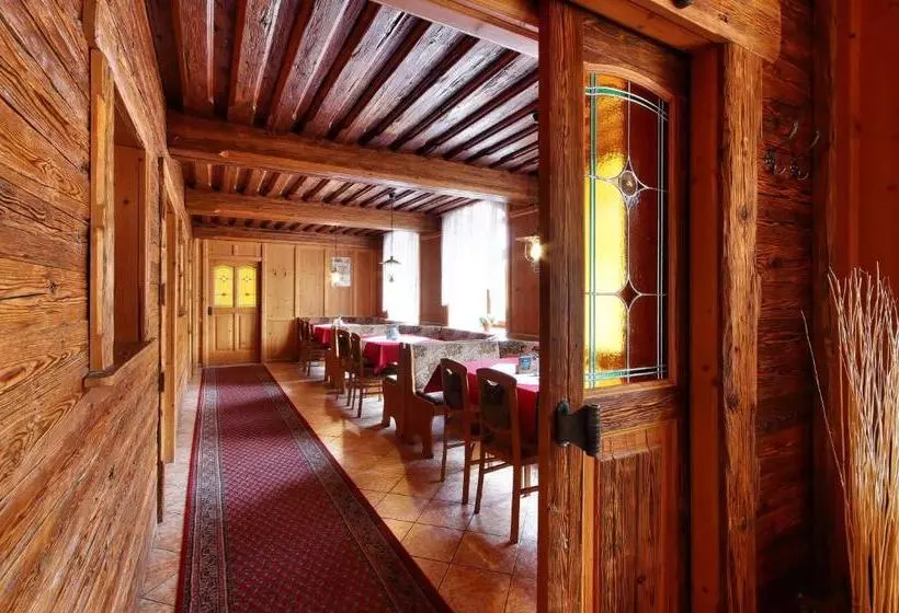 ホテル Stara Skola