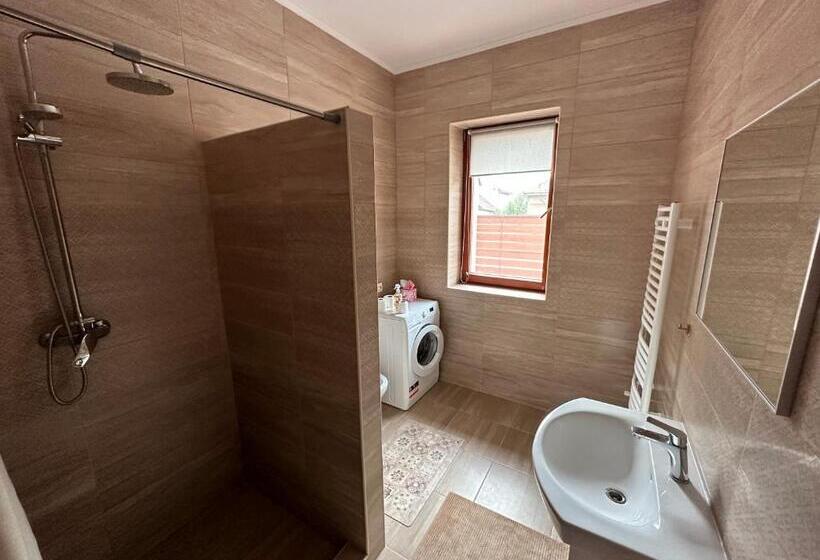 פנסיון Bereg Travel