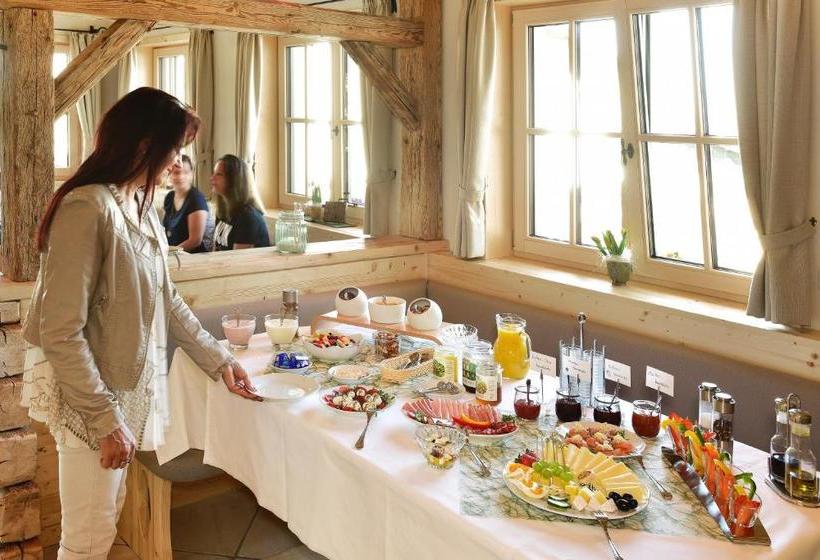 פנסיון Florineum