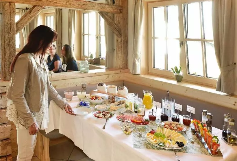 ペンション Florineum