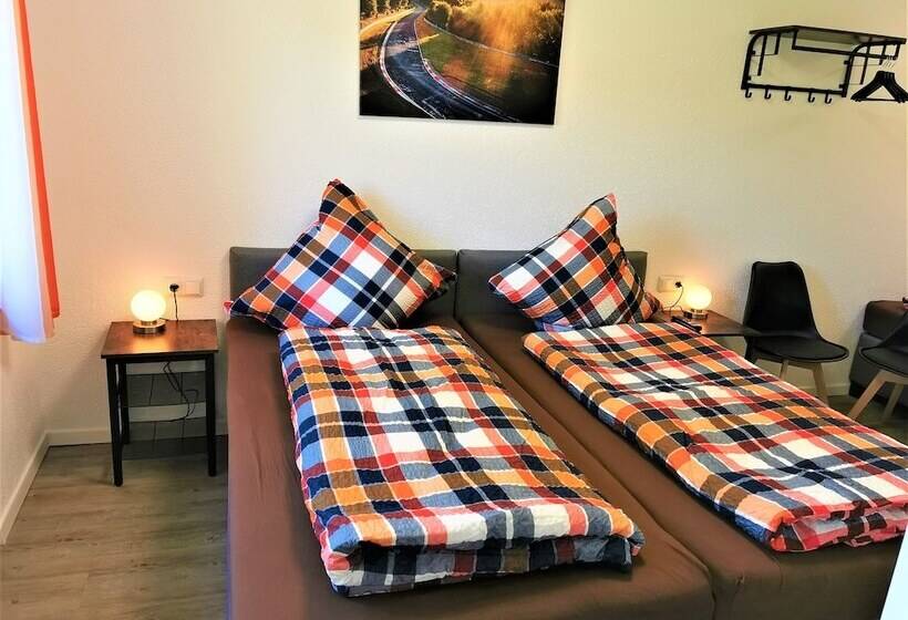 Пансион Speedys Bed & Breakfast