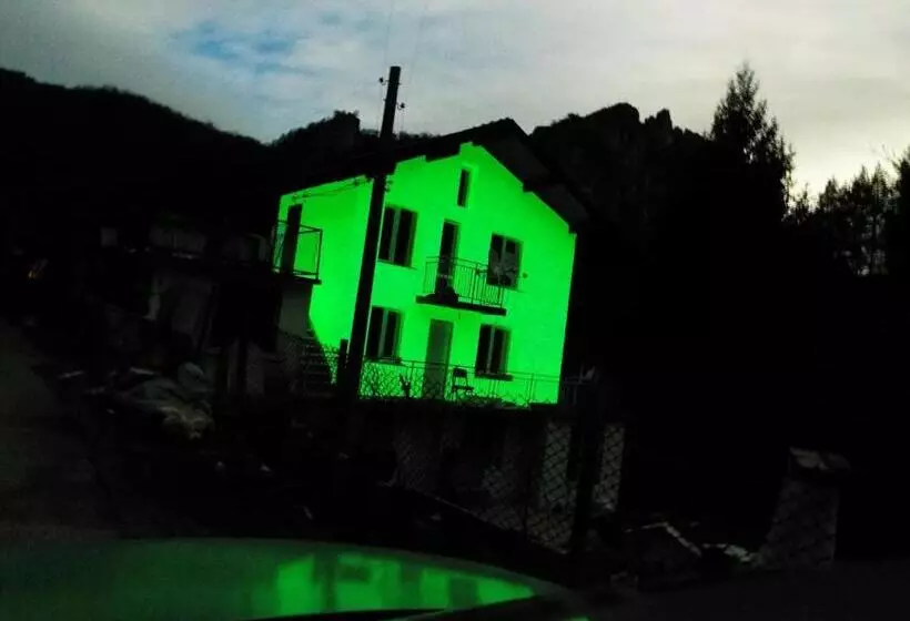 ペンション The Illuminating House