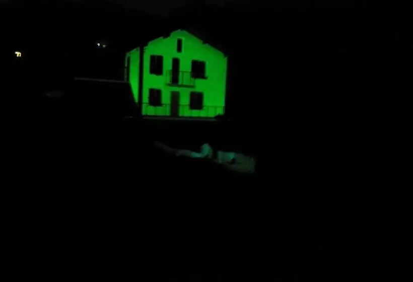 ペンション The Illuminating House