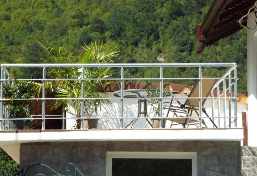 פנסיון The Illuminating House